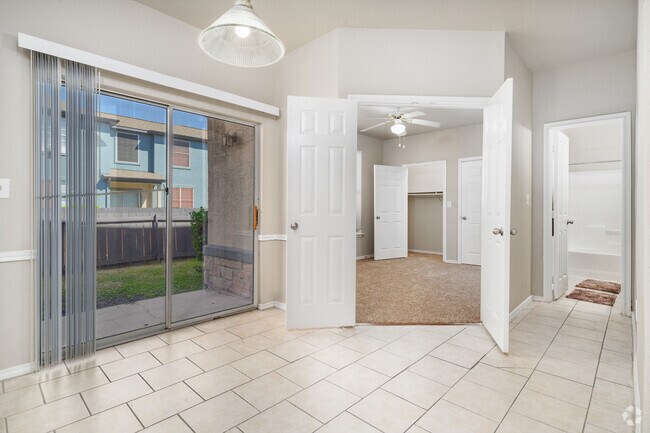 4 habitaciones, 2 baños, 1490 pies cuadrados, comedor - Houston Street Townhomes