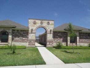 Building Photo - 9 Franklin Ave