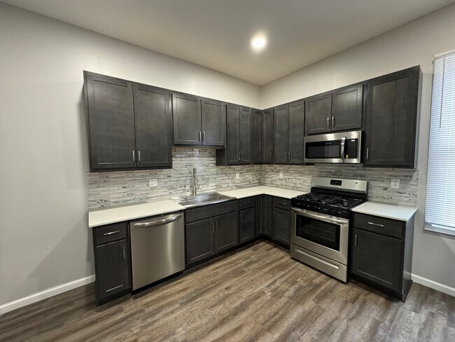Cocina - 206 S 16th St