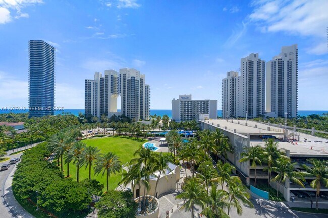 Foto del edificio - 19370 Collins Ave