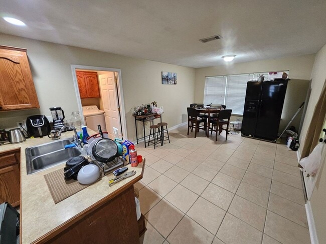 Building Photo - 6201 Fagan Cir