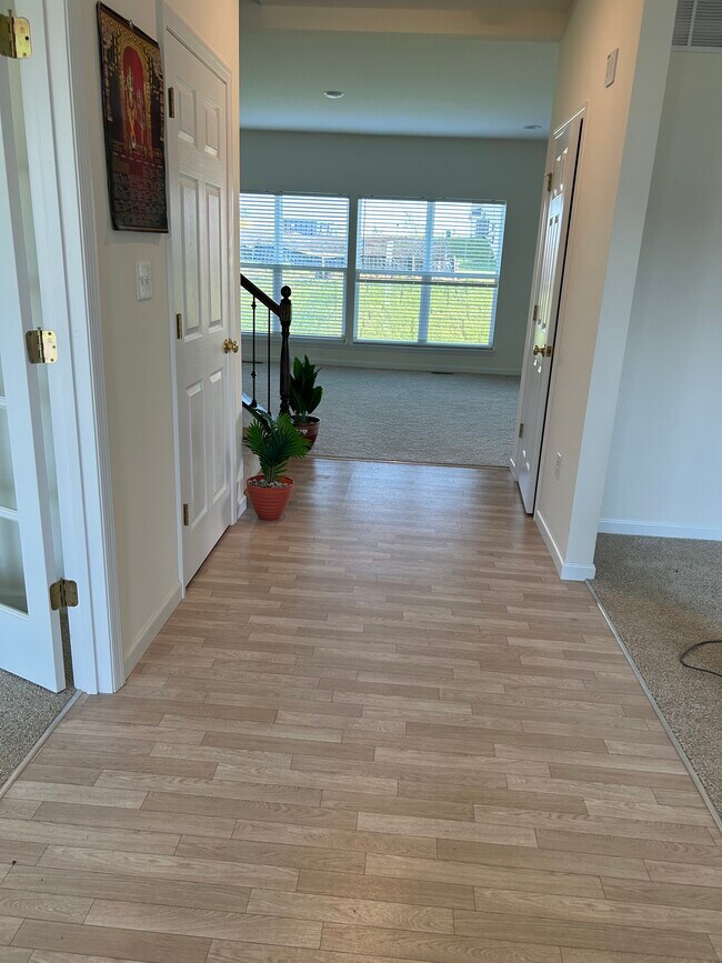Entrance - 216 Windmill View Dr