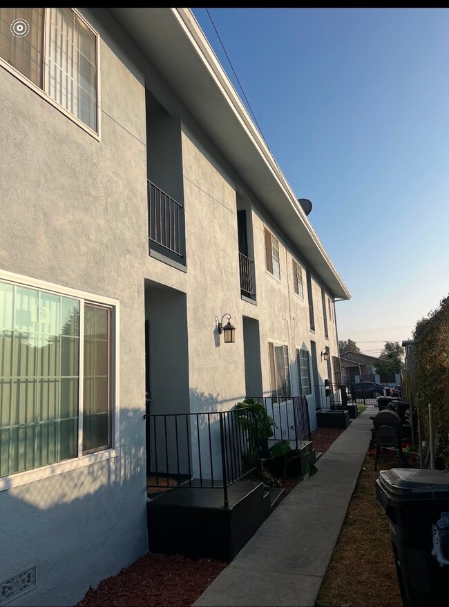 Building Photo - 151 E 95th St