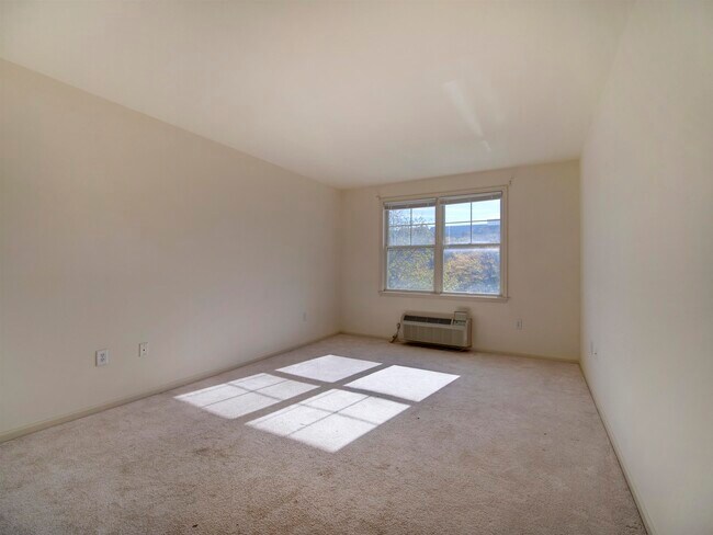 Foto del edificio - 15 Freedom Way