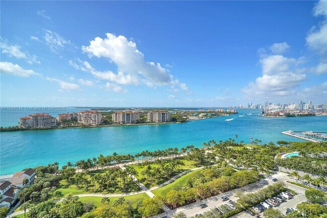 Foto del edificio - 400 South Pointe Dr