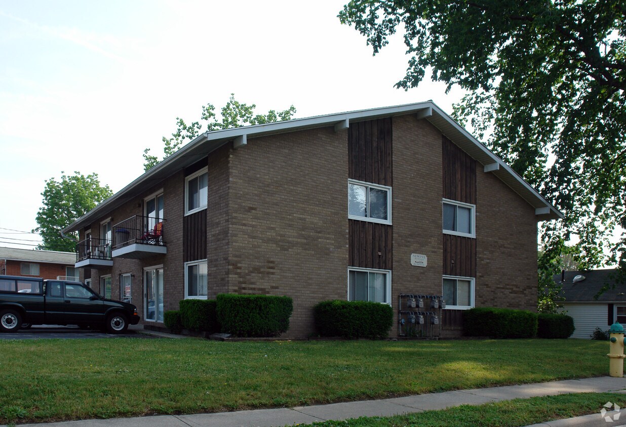 Building Photo - 803 5th St