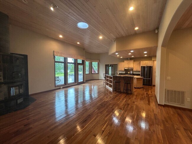 Building Photo - Amazing Home on the River with Greenhouse,...