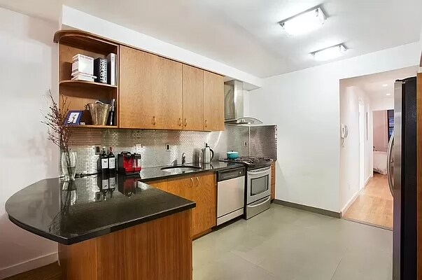 Foto del edificio - 324 Spring St