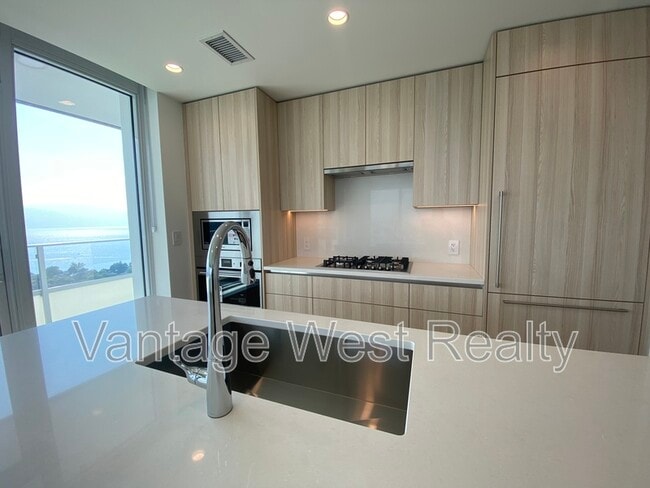 Building Photo - 1626 Water St