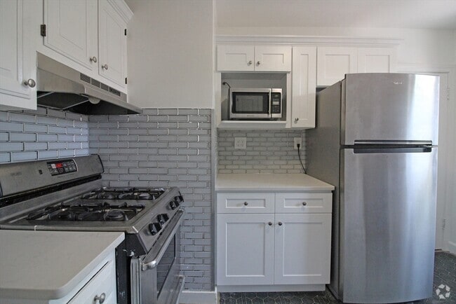 Building Photo - 80 Strathmore Rd