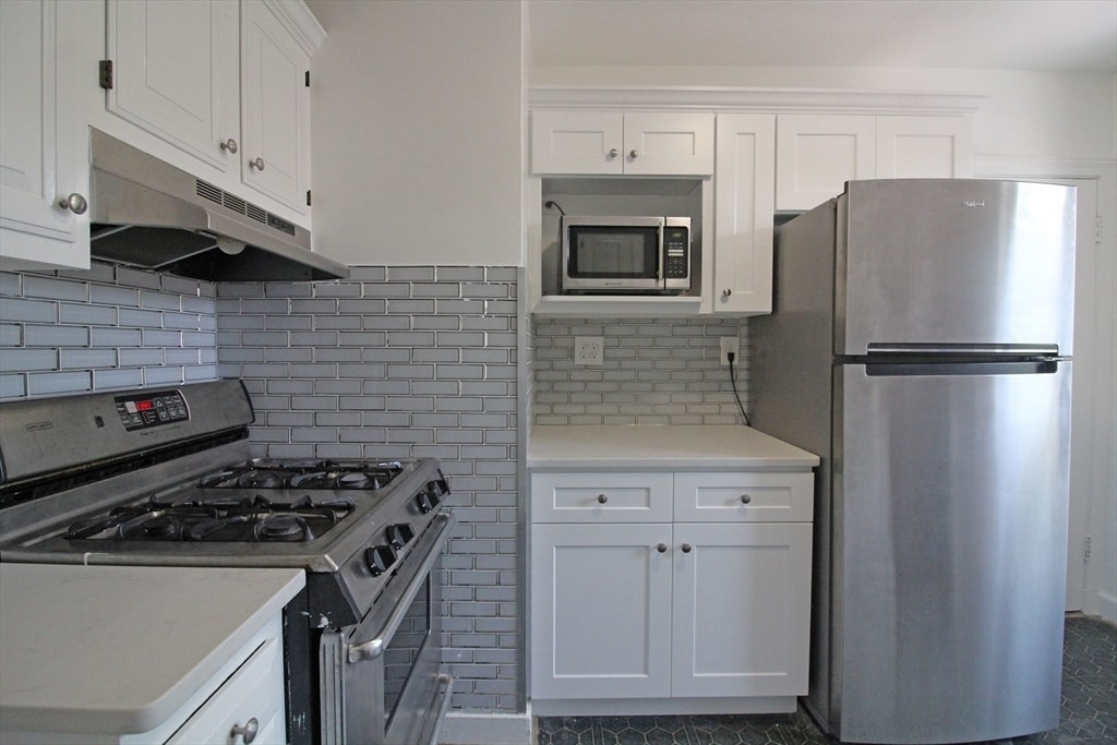 Primary Photo - 80 Strathmore Rd