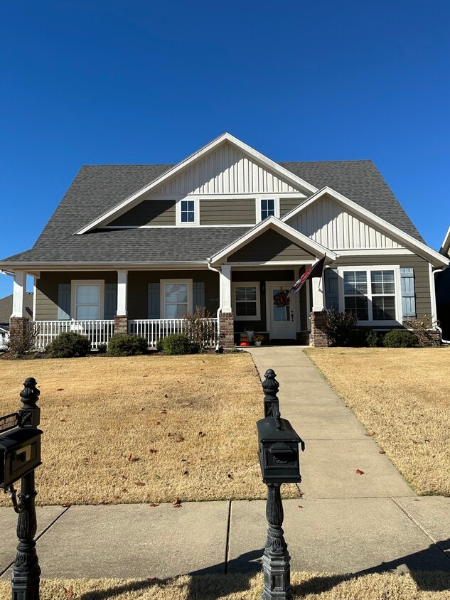 1001 Sloane Sq, Cave Springs, AR 72718 House Rental in Cave Springs