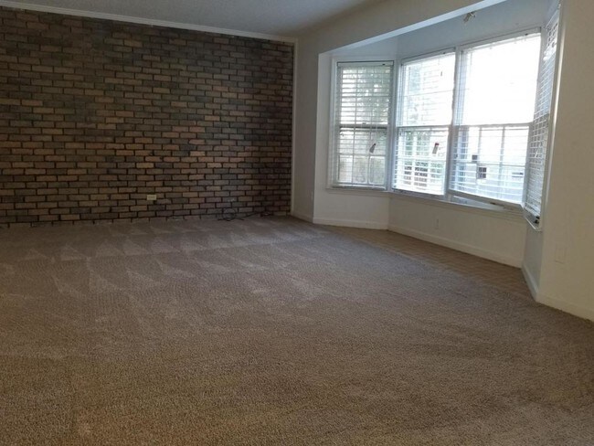 Foto del edificio - 5140 Highpoint Rd