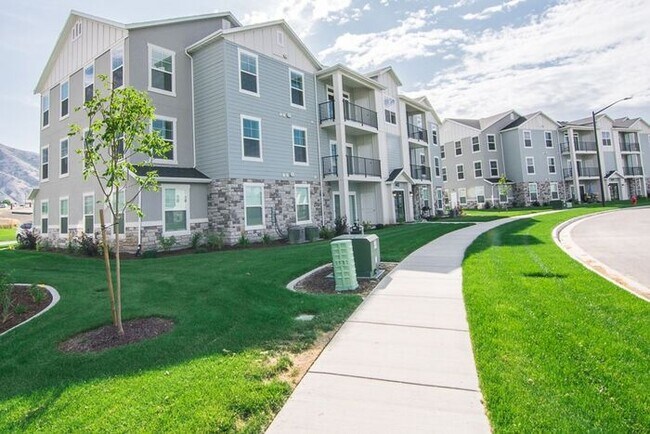Building Photo - Charming 3-Bed, 2-Bath, Condo in The Villa...