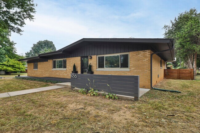 Foto del edificio - 1936 E Greenwood St