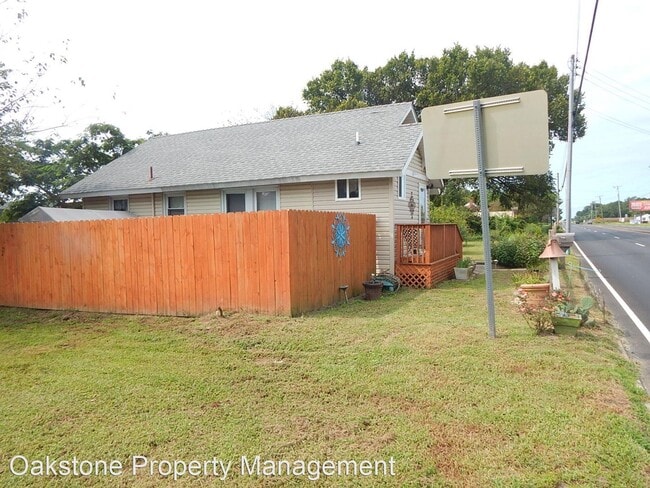 Building Photo - 2 br, 1 bath House - 14528 Richmond Road