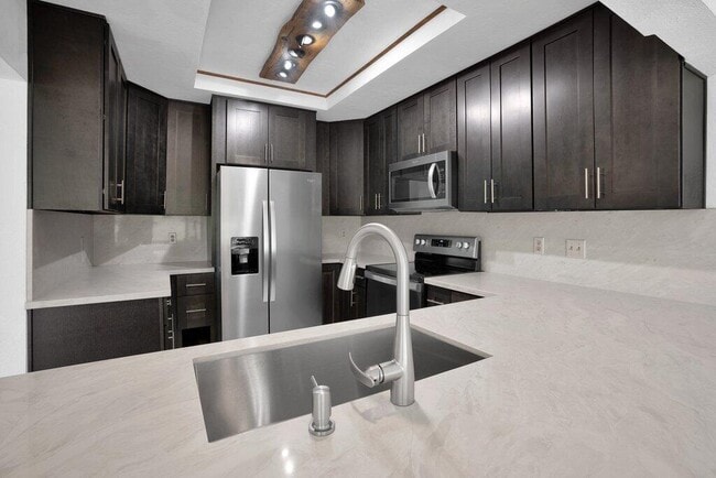 Building Photo - 77623 Woodhaven Dr S