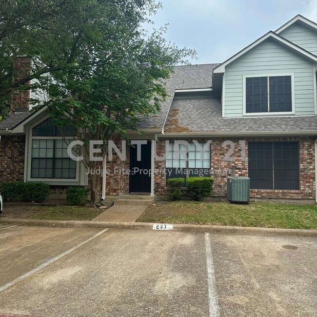 Beautiful 2-Story 2/2 Condo Located in Cop... - Beautiful 2-Story 2/2 Condo Located in Cop...