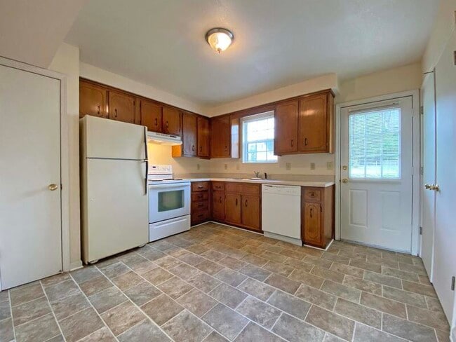 Foto del edificio - 371-3 Peabody Drive