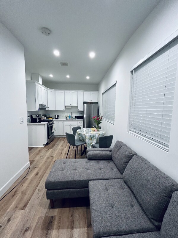 Foto del edificio - 6219 Cleon Ave