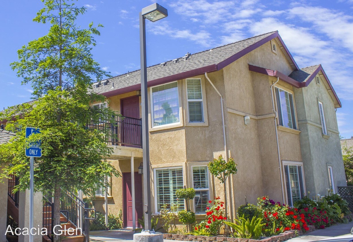 Foto principal - 615 Acacia Way
