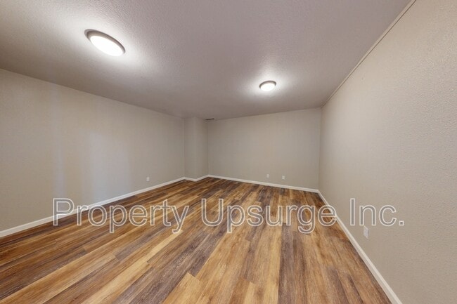 Foto del edificio - 2051 Hilltop Dr