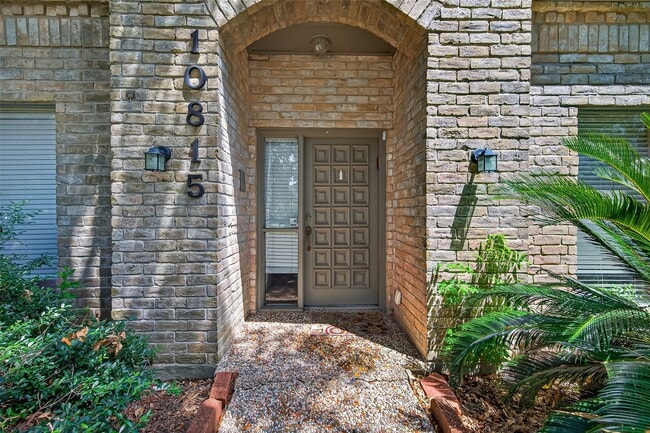 Building Photo - 10815 Shawnbrook Dr