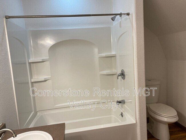 Foto del edificio - Beautiful 3-Bedroom House