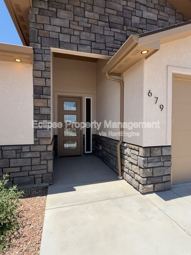 Foto del edificio - 679 Eadin Ln