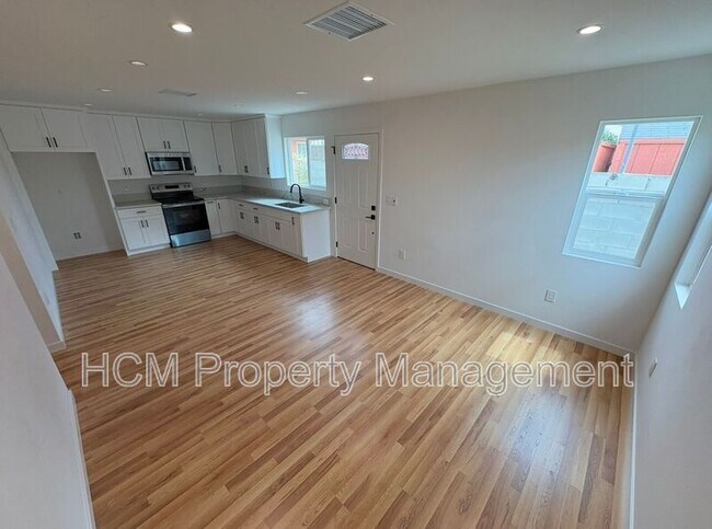 Foto del edificio - 856–858 W 47th St