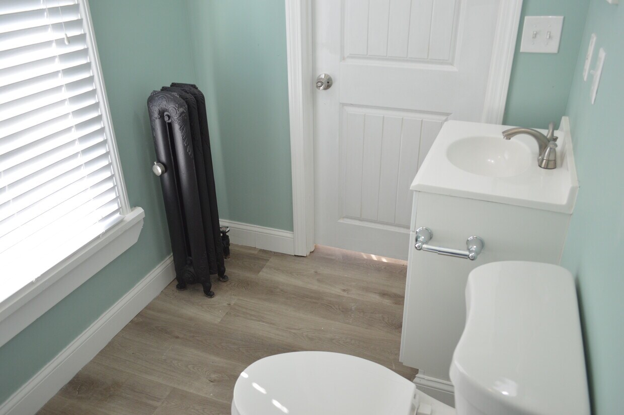 Warm steam heat included in rent - 15 Huntington St