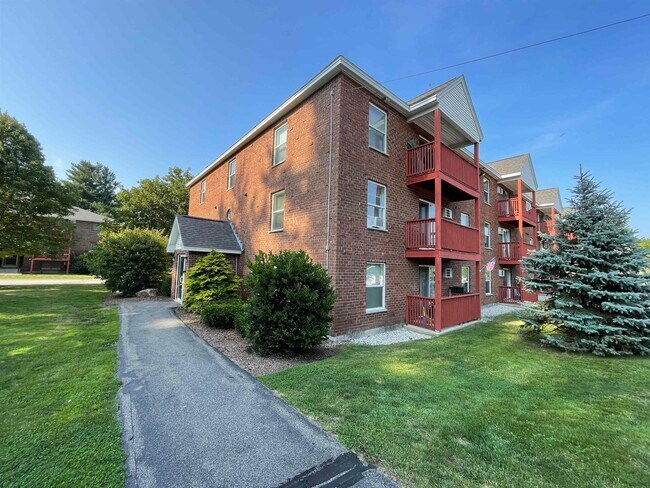 Building Photo - 99 Powers St