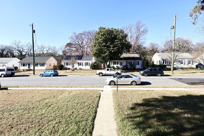 Foto del edificio - 1107 Carrolton St