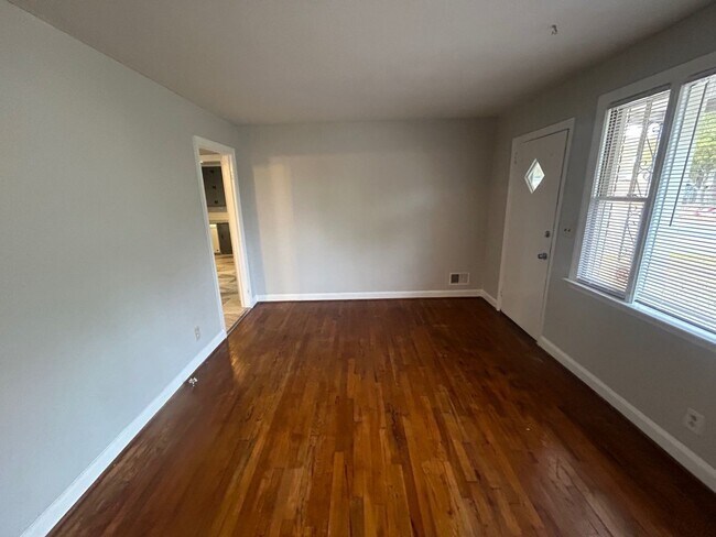 Foto del edificio - 3604 Hydrangea St