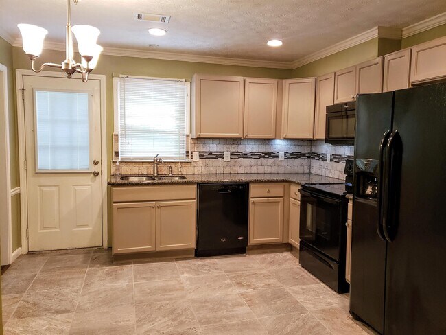 Foto del edificio - 5281 Oakridge Dr