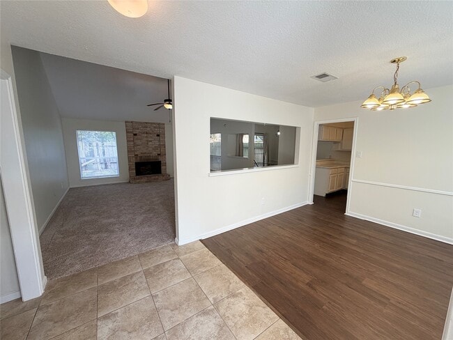 Foto del edificio - 1367 Gentle Bend Dr