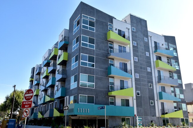 Building Photo - 11111 Cumpston St