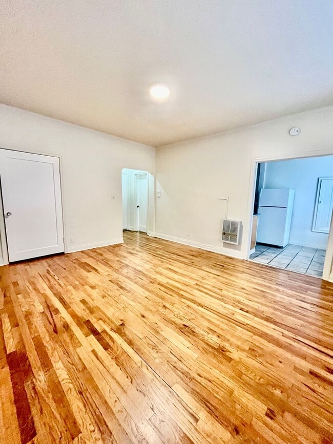Interior Photo - 3201 Beaumont Ave.