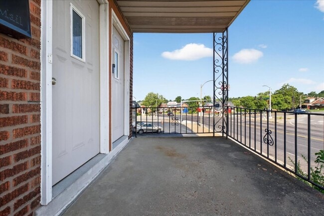 Building Photo - 3844 Gravois Ave