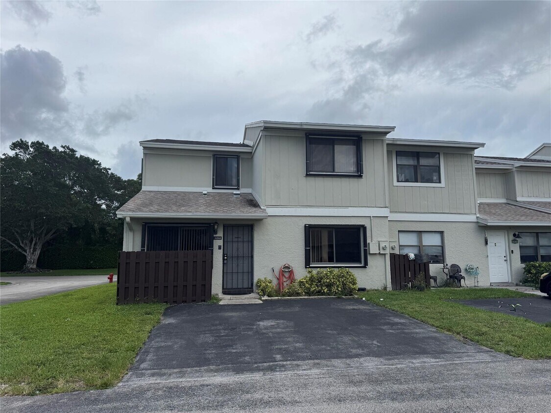 Foto principal - 16360 Water Way
