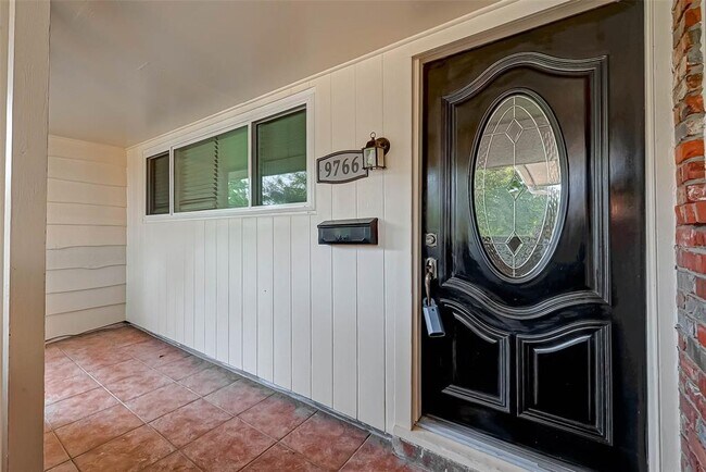 Foto del edificio - 9766 Westview Dr