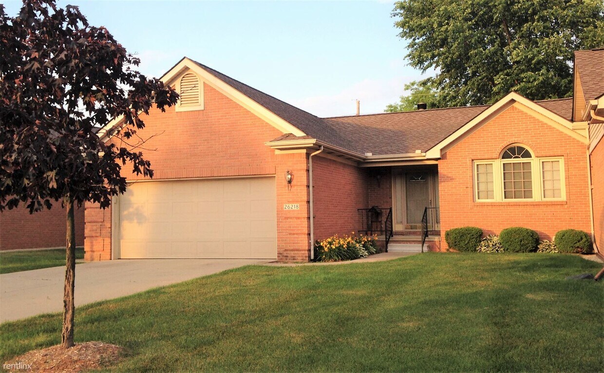 Primary Photo - 2 br, 2 bath House - 26218 Orchard Lake Rd