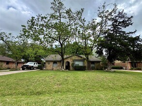 Building Photo - 21802 Rotherham Dr