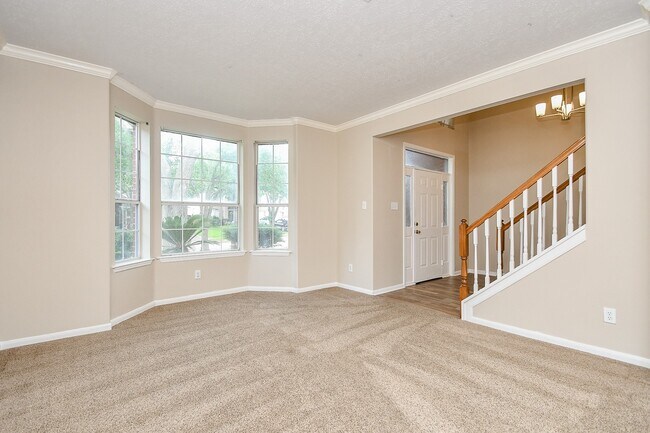 Foto del edificio - 215 Windrift Ct