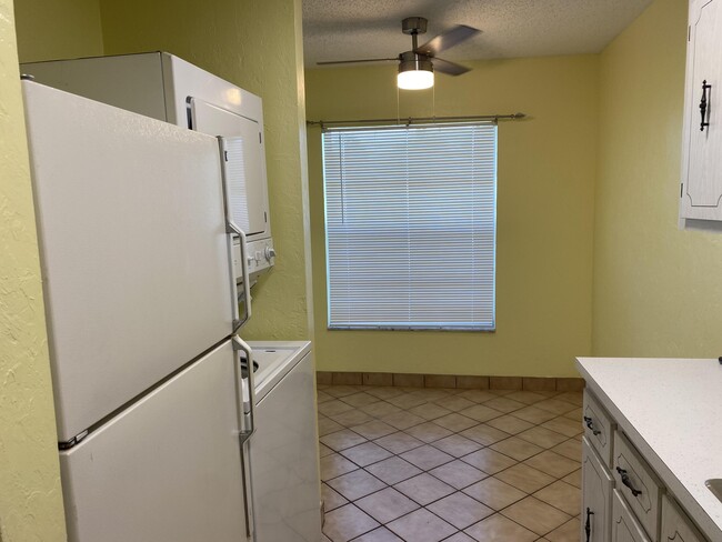 Building Photo - 1030 Citrus Way
