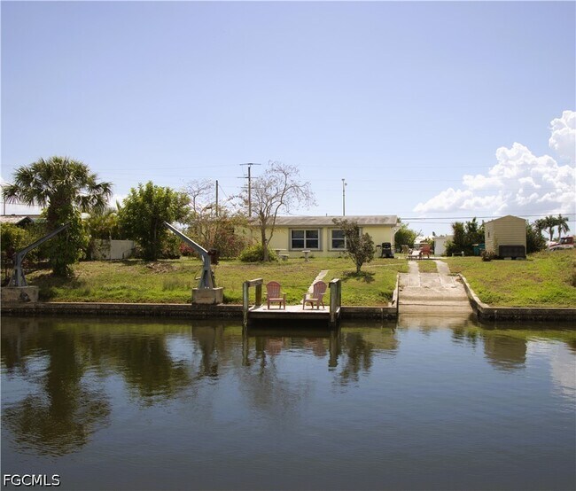 Building Photo - 21380 Edgewater Dr
