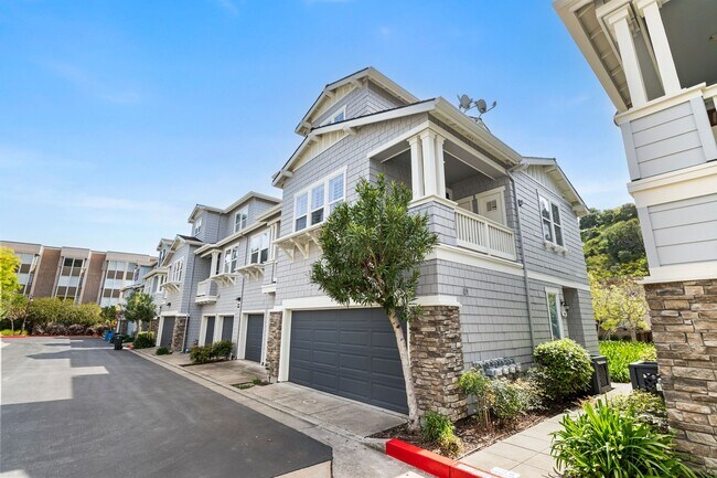 Building Photo - 500 Live Oak Way