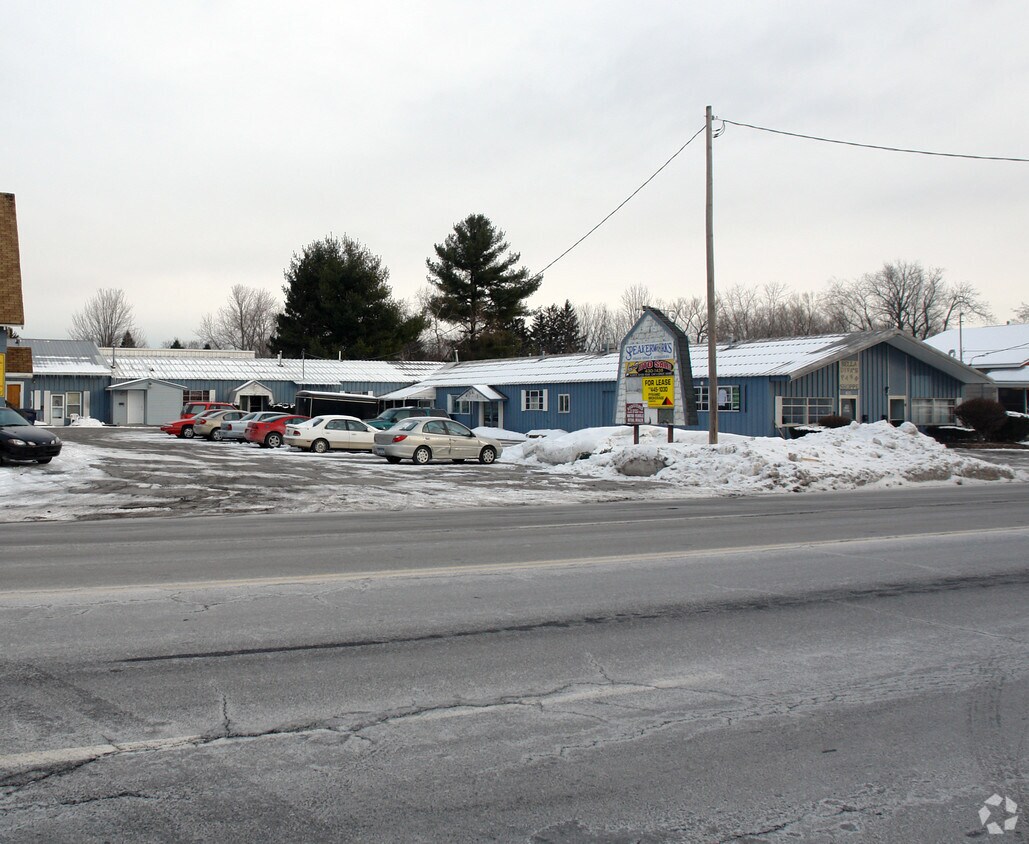 Primary Photo - 6035 E Taft Rd