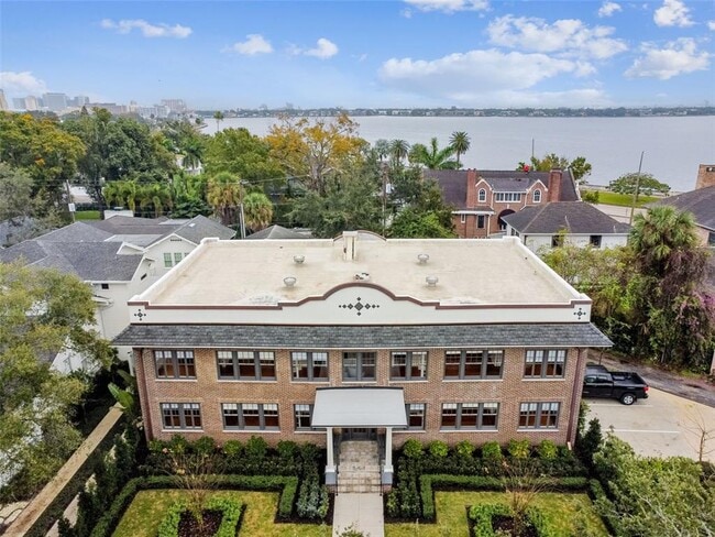 Building Photo - 1012 S Dakota Ave