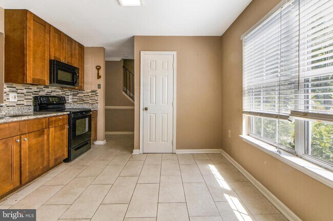 Foto del edificio - 4432 Blue Heron Way